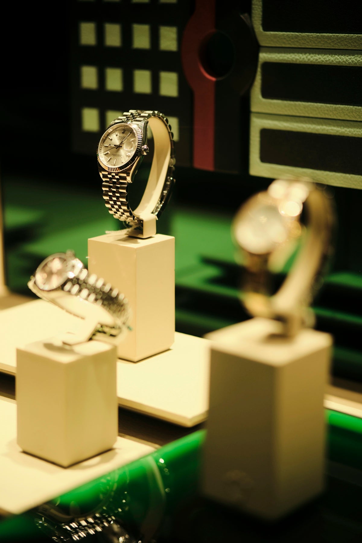 A Comprehensive Explainer on Automatic Watches and Their Unique Appeal ...